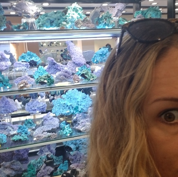 Meet your Posh Ambassador, Alyssa π€ - Picture 3 of 8